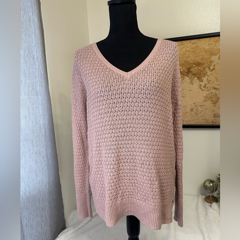 American Eagle v-neck dusty pink sweater